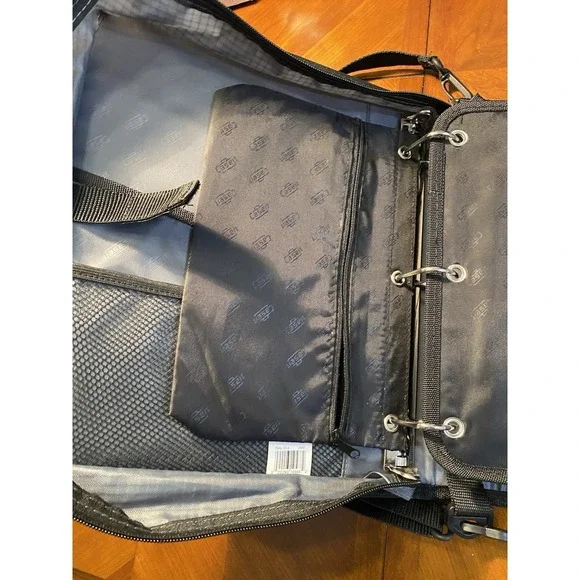 Case-it Zipper Binder, 3-Ring, Handle and Shoulder Strap, Red & Gray - Picture 9 of 16